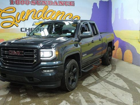 Used 2017 GMC Sierra 1500 SLE image 2