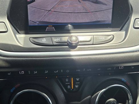 Used 2019 Chevrolet Blazer LT FWD image 11