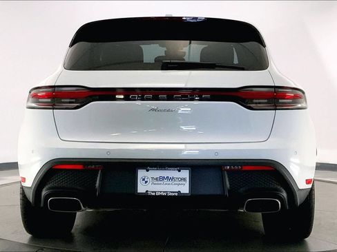 Used 2023 Porsche Macan AWD/4WD image 3