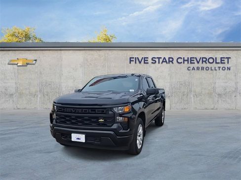 Used 2024 Chevrolet Silverado 1500 Custom image 3