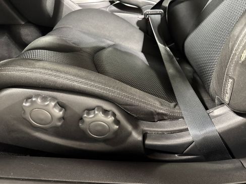 Used 2015 Nissan 370Z Coupe RWD image 15