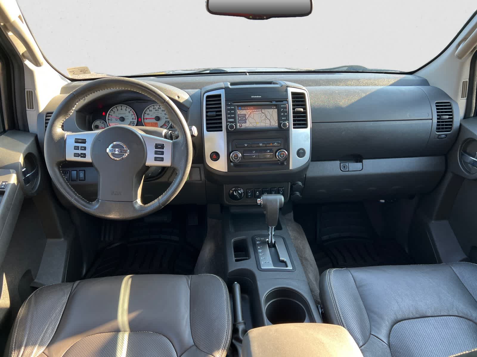 Used 2015 Nissan Xterra PRO-4X w/ Pro-4x Leather Package AWD/4WD image 12