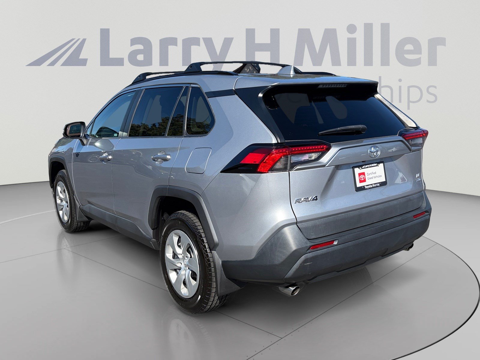 Used 2021 Toyota RAV4 LE w/ Carpet Mat Package (TMS) AWD/4WD image 3