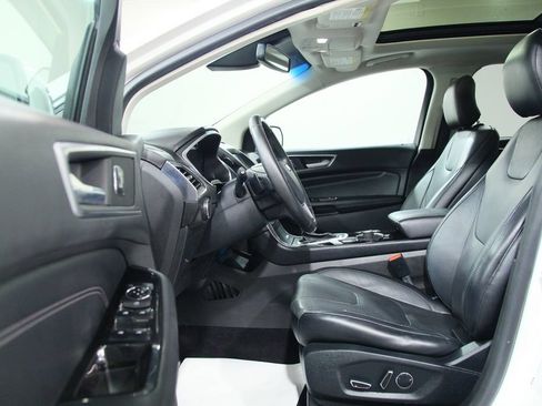 Used 2015 Ford Edge Titanium w/ Equipment Group 302A AWD/4WD image 4