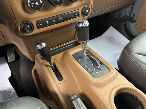 Used 2014 Jeep Wrangler Unlimited Sahara w/ Max Tow Package AWD/4WD image 36