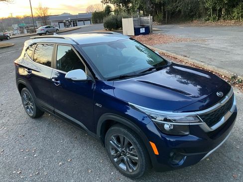 Used 2021 Kia Seltos S image 2