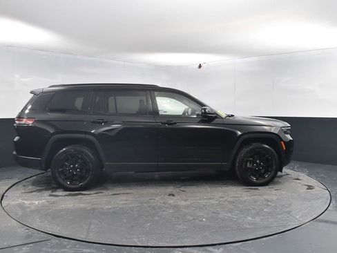 Used 2024 Jeep Grand Cherokee L Laredo image 11