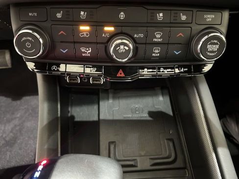 Used 2023 Dodge Durango GT AWD/4WD image 17