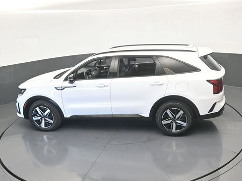 Used 2023 Kia Sorento S image 52