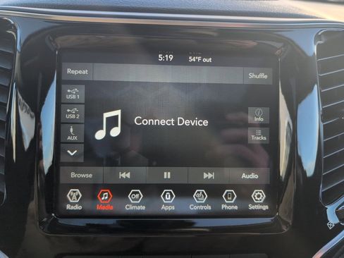 Used 2022 Jeep Cherokee Limited image 34