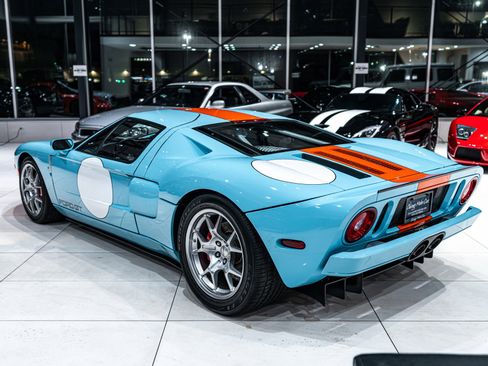 Used 2006 Ford GT image 2