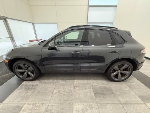 Certified 2025 Porsche Macan AWD/4WD image 2