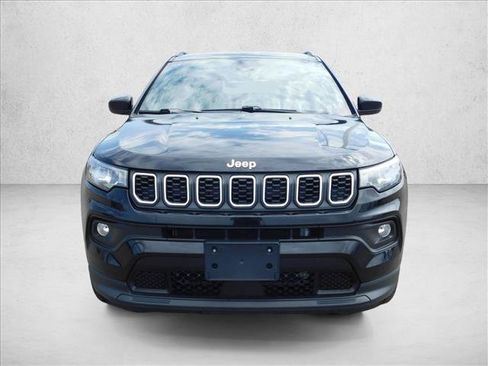 Used 2024 Jeep Compass Latitude AWD/4WD image 4