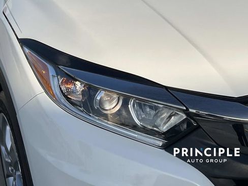 Used 2020 Honda HR-V LX image 9