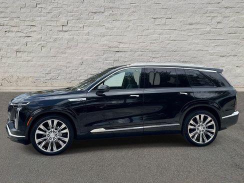 Used 2026 Cadillac Vistiq Premium Luxury AWD/4WD image 2
