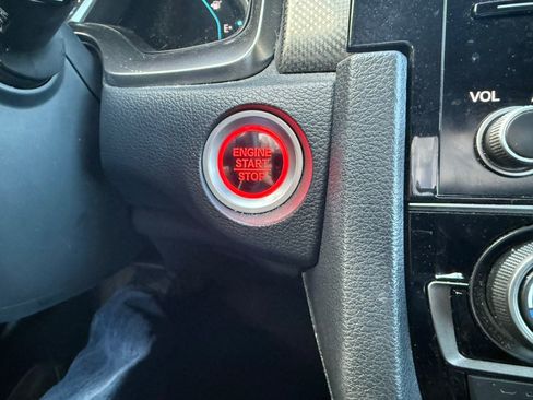 Used 2019 Honda Civic EX image 17