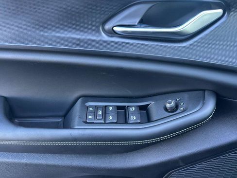 New 2025 Jeep Grand Cherokee Altitude image 11