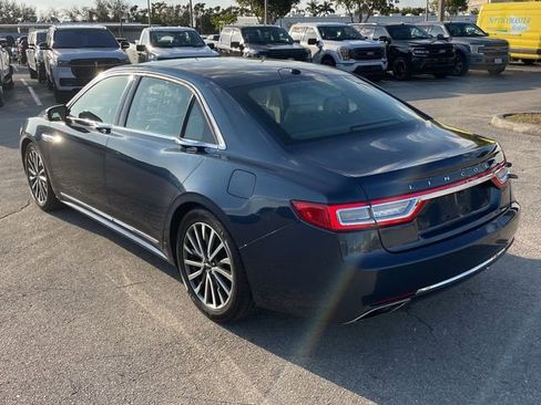Used 2017 Lincoln Continental Select w/ Climate Package image 4
