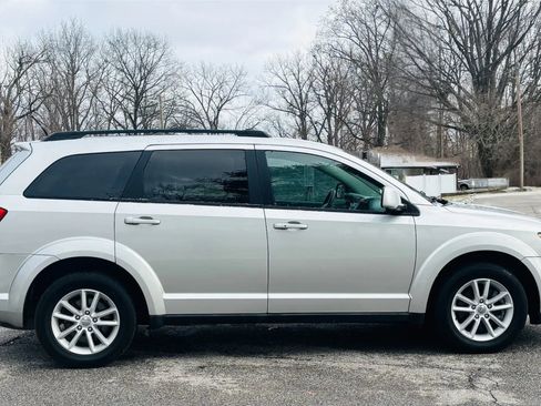 Used 2013 Dodge Journey SXT w/ Flexible Seating Group image 2