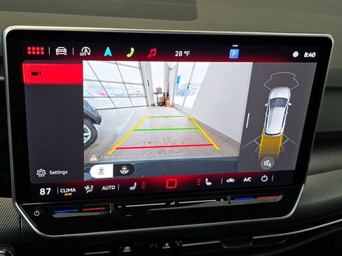 New 2026 Volkswagen GTI SE image 5