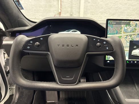 Used 2021 Tesla Model S Plaid image 22