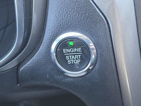 Used 2017 Ford Fusion SE w/ Fusion SE Technology Package image 14