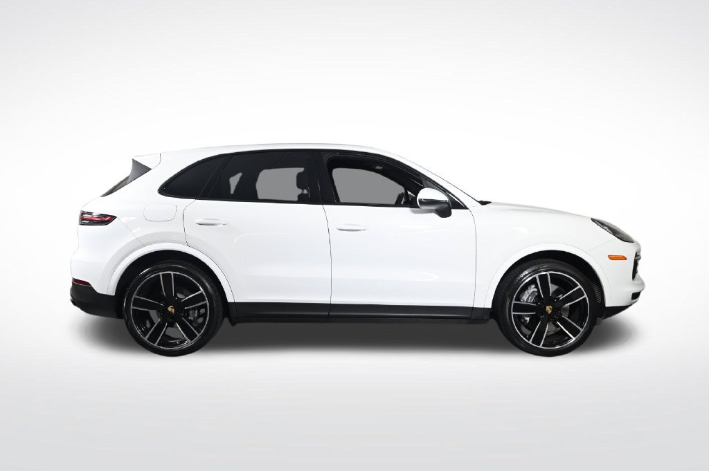 Used 2023 Porsche Cayenne w/ Premium Package AWD/4WD image 7