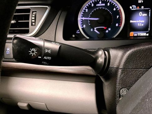 Used 2016 Toyota Camry LE image 31