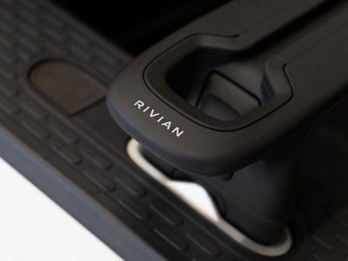 Used 2023 Rivian R1T Adventure image 14