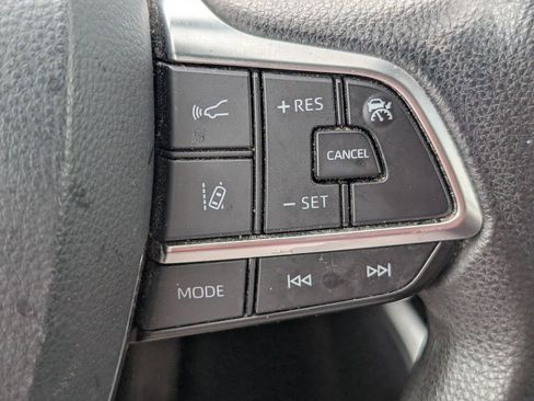 Used 2020 Toyota Highlander L FWD image 14