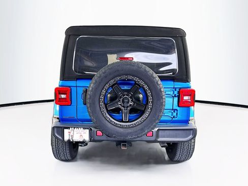 Used 2024 Jeep Wrangler Sahara image 8