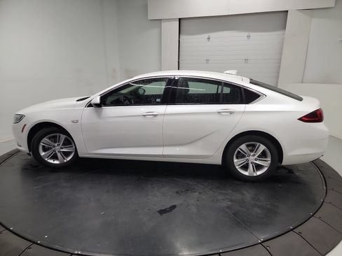Used 2019 Buick Regal Preferred w/ Sights and Sounds Package FWD image 4