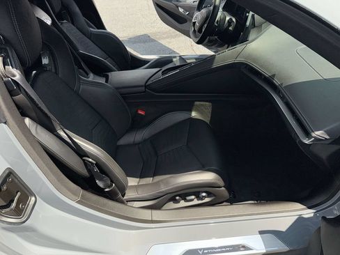 Used 2025 Chevrolet Corvette Stingray Preferred Cpe w/ Z51 Performance Package RWD image 32