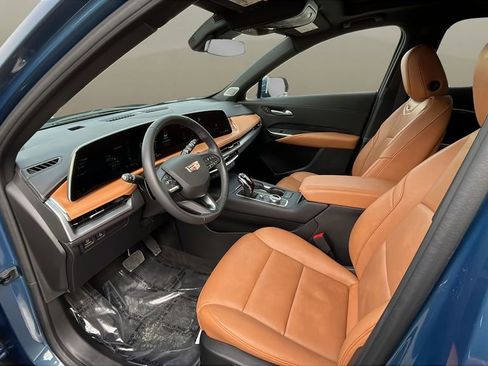 Certified 2024 Cadillac XT4 Premium Luxury image 14