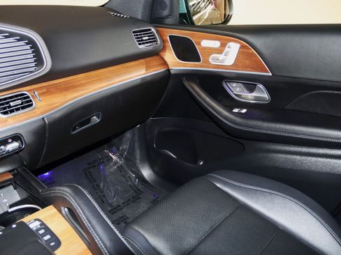 Used 2025 Mercedes-Benz GLE 350 4MATIC w/ Winter Package image 58