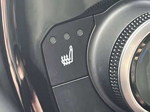 Used 2021 Toyota Highlander XLE image 26