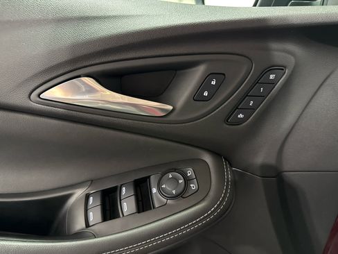 Used 2024 Buick Encore GX Avenir w/ Avenir Technology Package FWD image 27