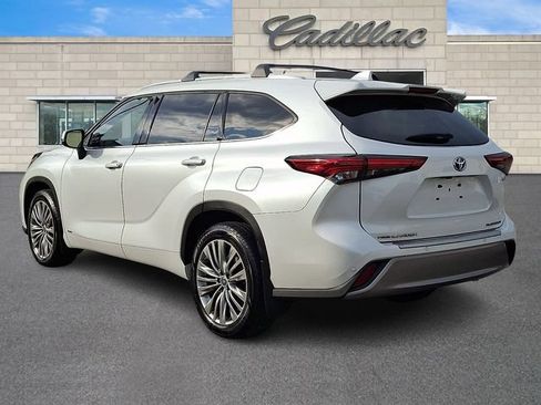 Used 2022 Toyota Highlander Platinum AWD/4WD image 4