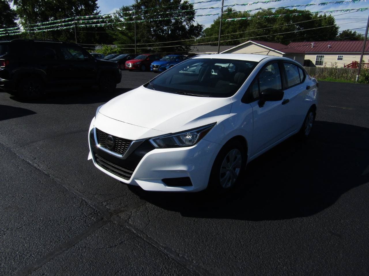 Used 2020 Nissan Versa S FWD image 3