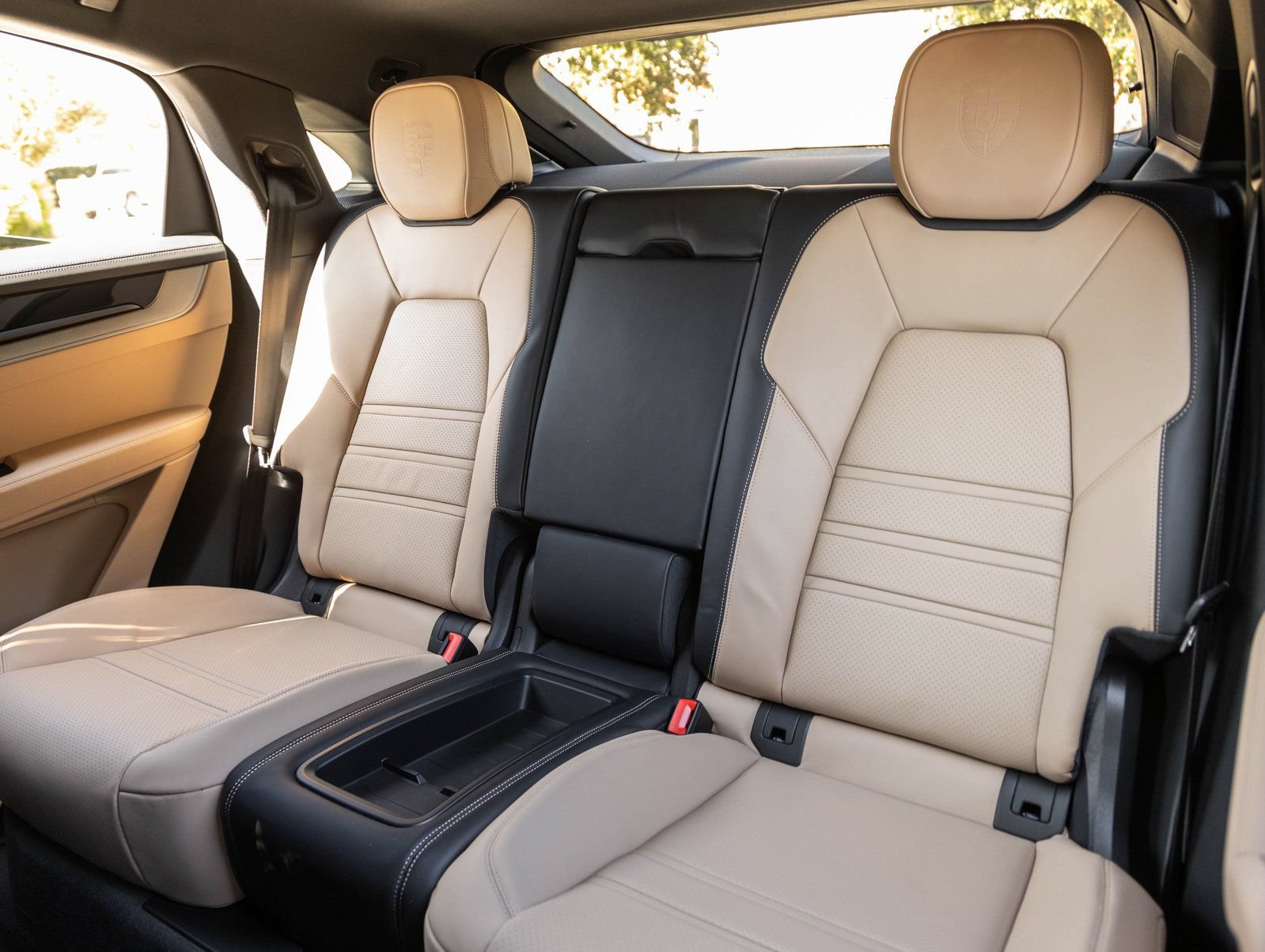 Certified 2026 Porsche Cayenne Coupe AWD/4WD image 28