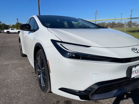 New 2026 Toyota Prius XLE image 9