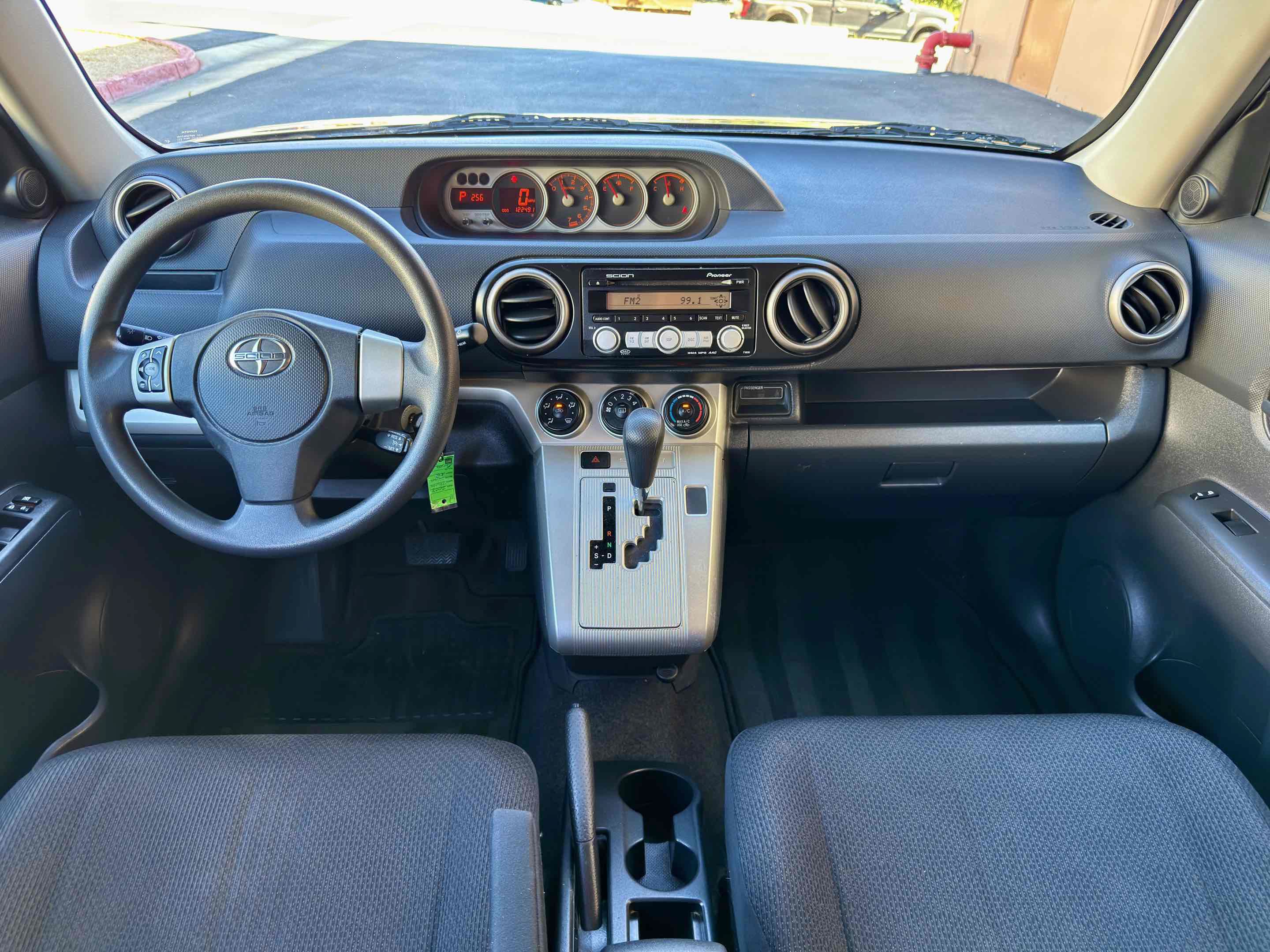 Used 2008 Scion xB FWD image 13