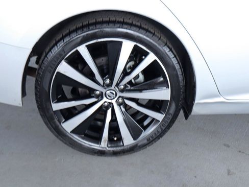 Used 2021 Nissan Altima 2.5 SR FWD image 5
