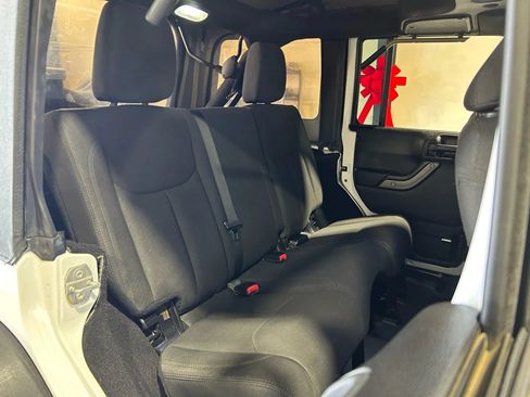 Used 2016 Jeep Wrangler Unlimited Sport w/ Quick Order Package 24S AWD/4WD image 14