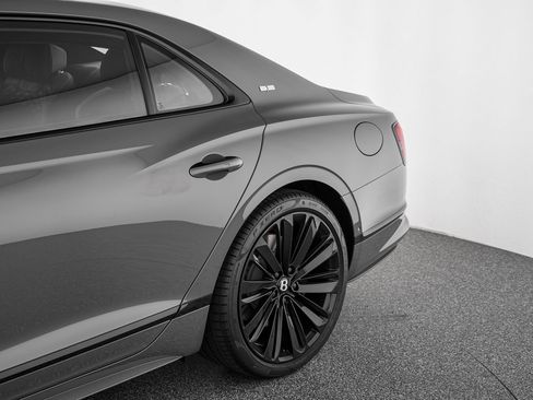Used 2025 Bentley Flying Spur Plug-In Hybrid AWD/4WD image 47