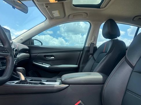 Certified 2024 Nissan Sentra SR w/ SR Premium Package FWD image 37
