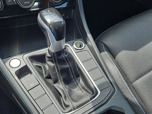 Used 2024 Volkswagen Jetta SE FWD image 12