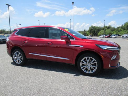 Used 2024 Buick Enclave Premium w/ Experience Buick Package FWD image 2