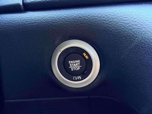 New 2026 Chrysler Pacifica Select image 17