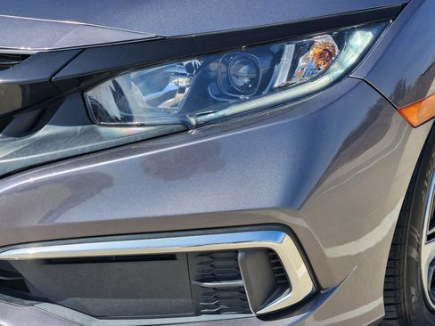 Used 2019 Honda Civic LX image 9